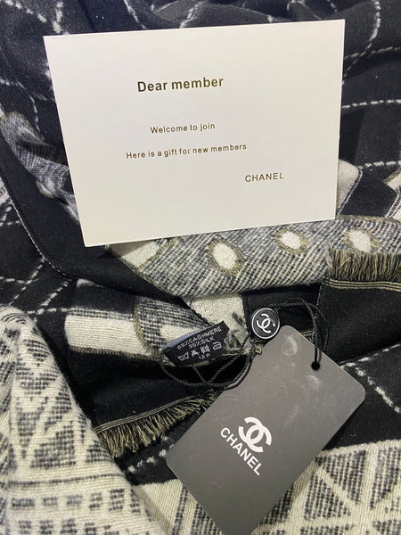 Authentic CHANEL Black & Ivory Cashmere blend Scarf – New with Box (VIP Gift) Made in France
