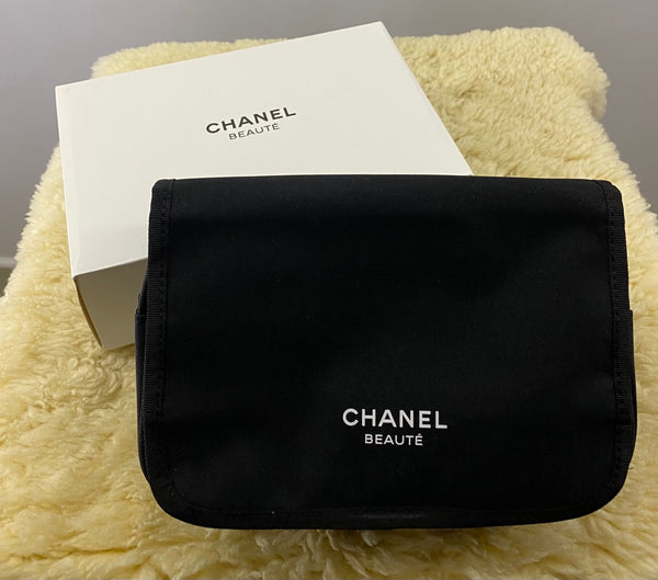 CHANEL Beauty Large Black Hanging Cosmetic Case with Box (VIP Gift)