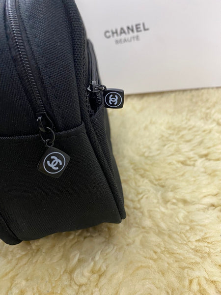 CHANEL Beauty Large Black Hanging Cosmetic Case with Box (VIP Gift)