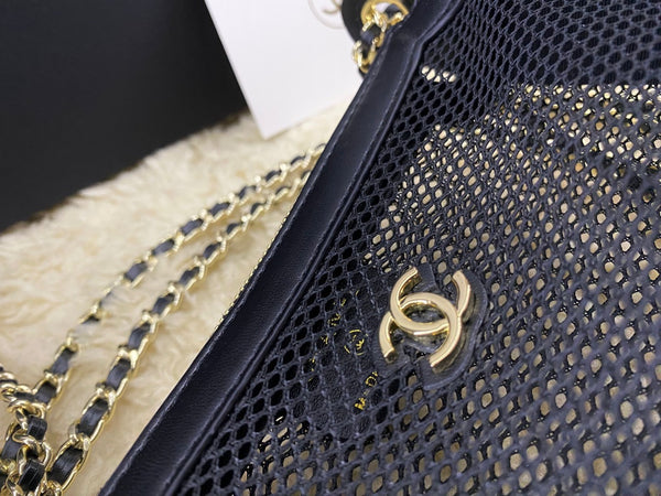 CHANEL Beauty Cosmetic Case Set (VIP Gift) – Black & Gold Hardware