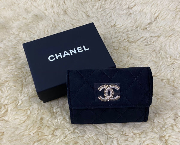 CHANEL Beauty Black Matelasse Quilted Cosmetic Case with Box (VIP Gift)