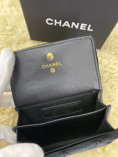 CHANEL Beauty Black Matelasse Quilted Cosmetic Case with Box (VIP Gift)