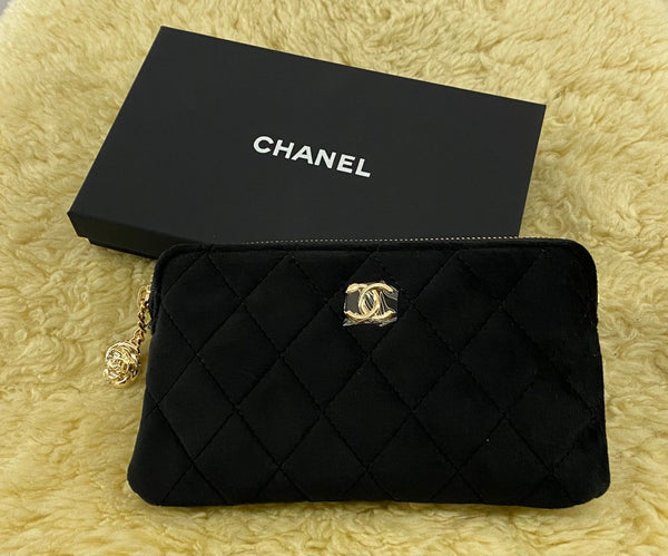 CHANEL Black Velvet Matelassé Quilted Cosmetic Pouch (Limited Edition VIP Gift)