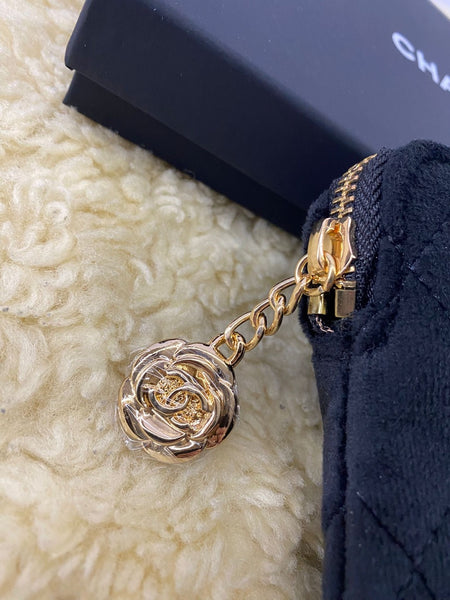 CHANEL Black Velvet Matelassé Quilted Cosmetic Pouch (Limited Edition VIP Gift)