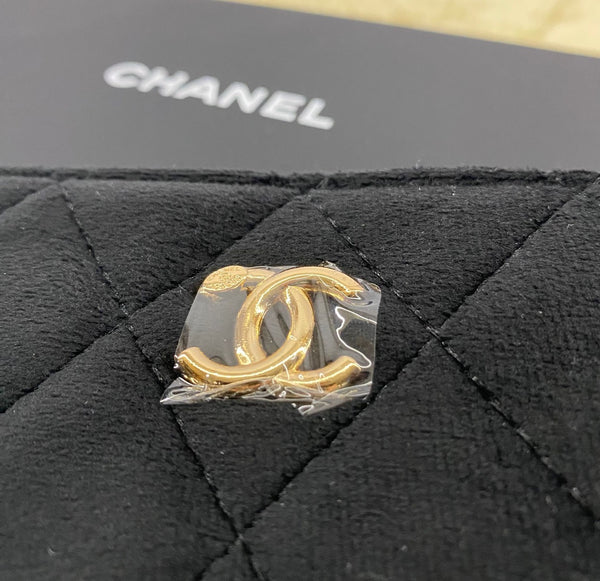 CHANEL Black Velvet Matelassé Quilted Cosmetic Pouch (Limited Edition VIP Gift)