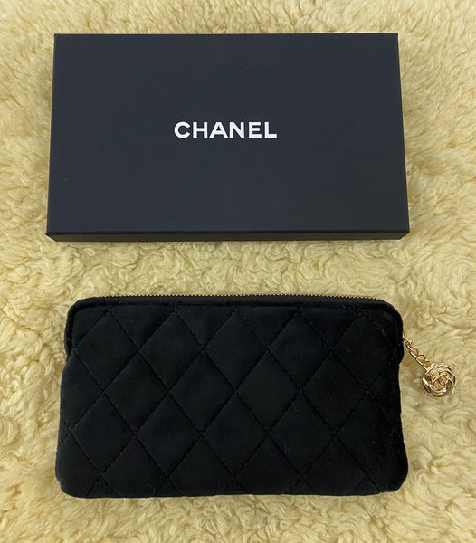 CHANEL Black Velvet Matelassé Quilted Cosmetic Pouch (Limited Edition VIP Gift)