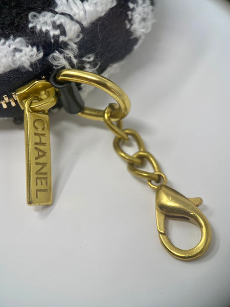 CHANEL CC Wax Leather Makeup Bag on Chain + Tweed Pouch Set (VIP Gift)  Phone Bag and Purse With Logo Box