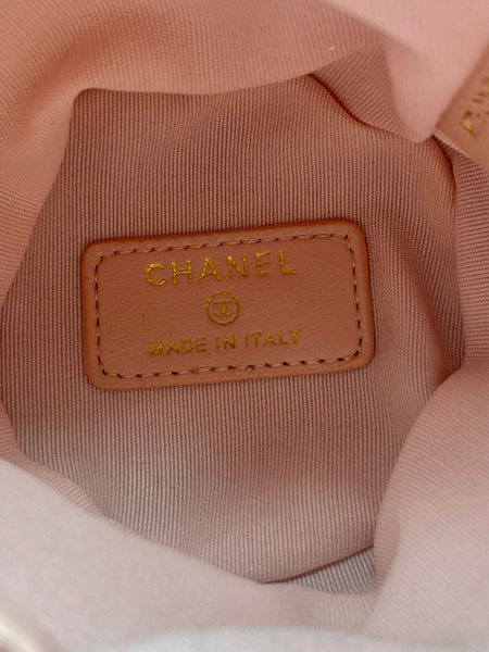 CHANEL Pink Leather Matelassé Quilted Makeup Bag on Interwoven Chain – (VIP Gift), Made in Italy, Bucket with Pearl Details